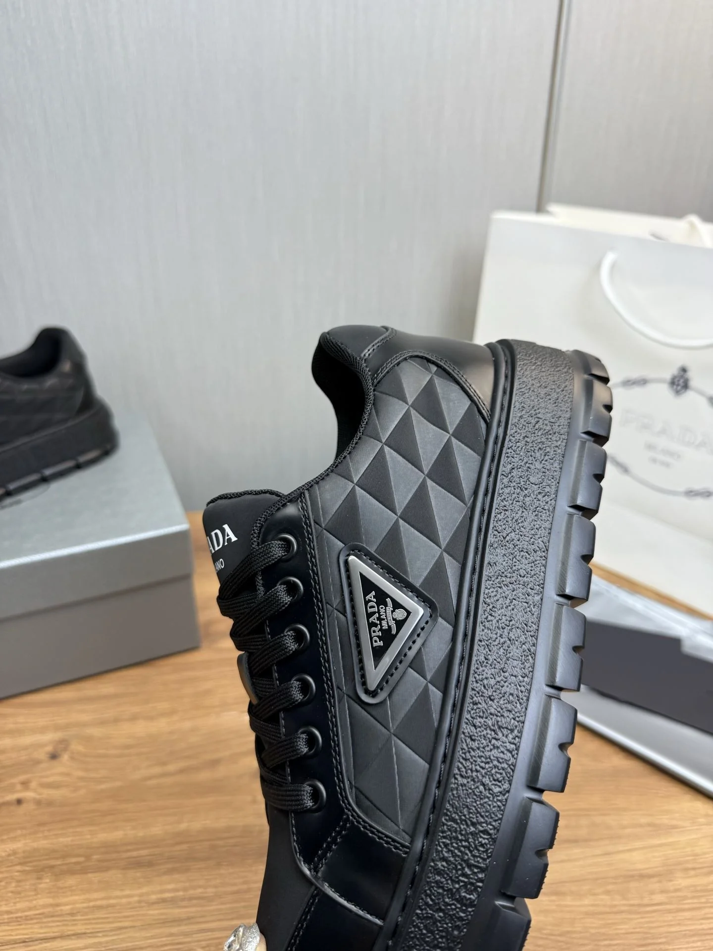 UrbanStyle Prada Low Shoes 34192