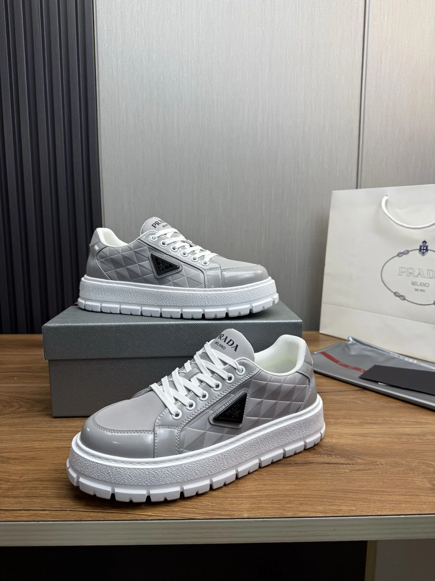 Seasonal Prada Low Shoes 34190