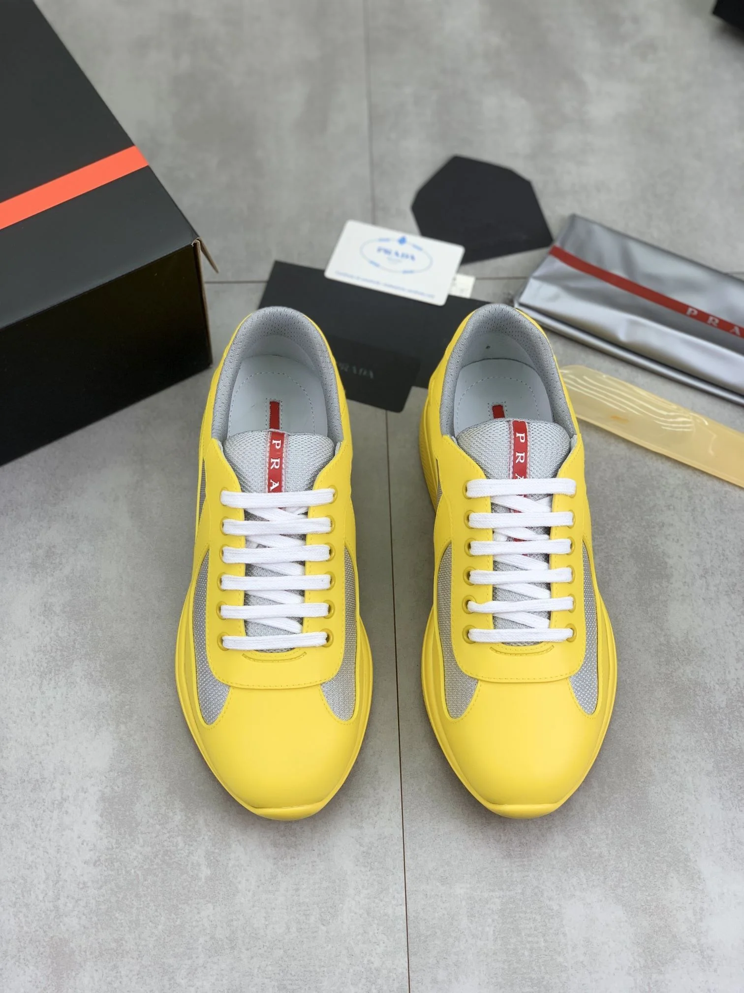 UrbanChic Prada Low Shoes 34183