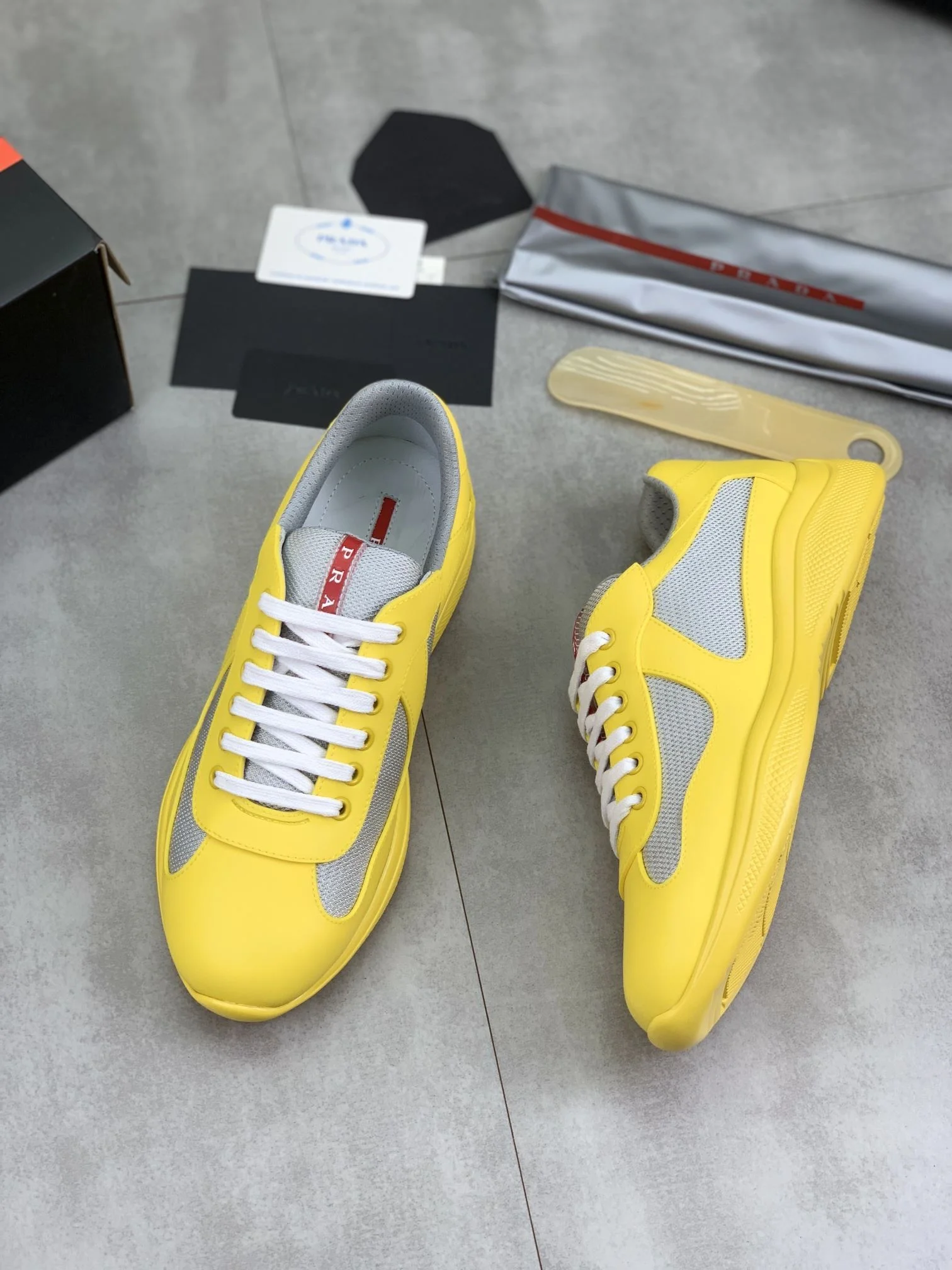 UrbanChic Prada Low Shoes 34183