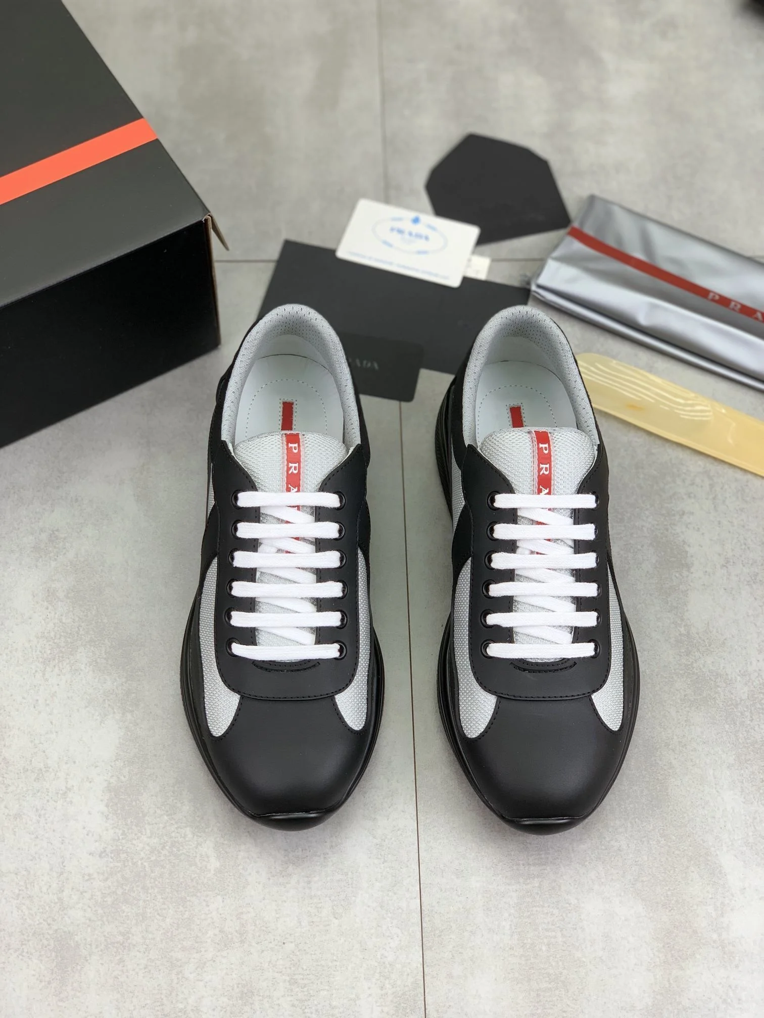 Resilient Prada Low Shoes 34163