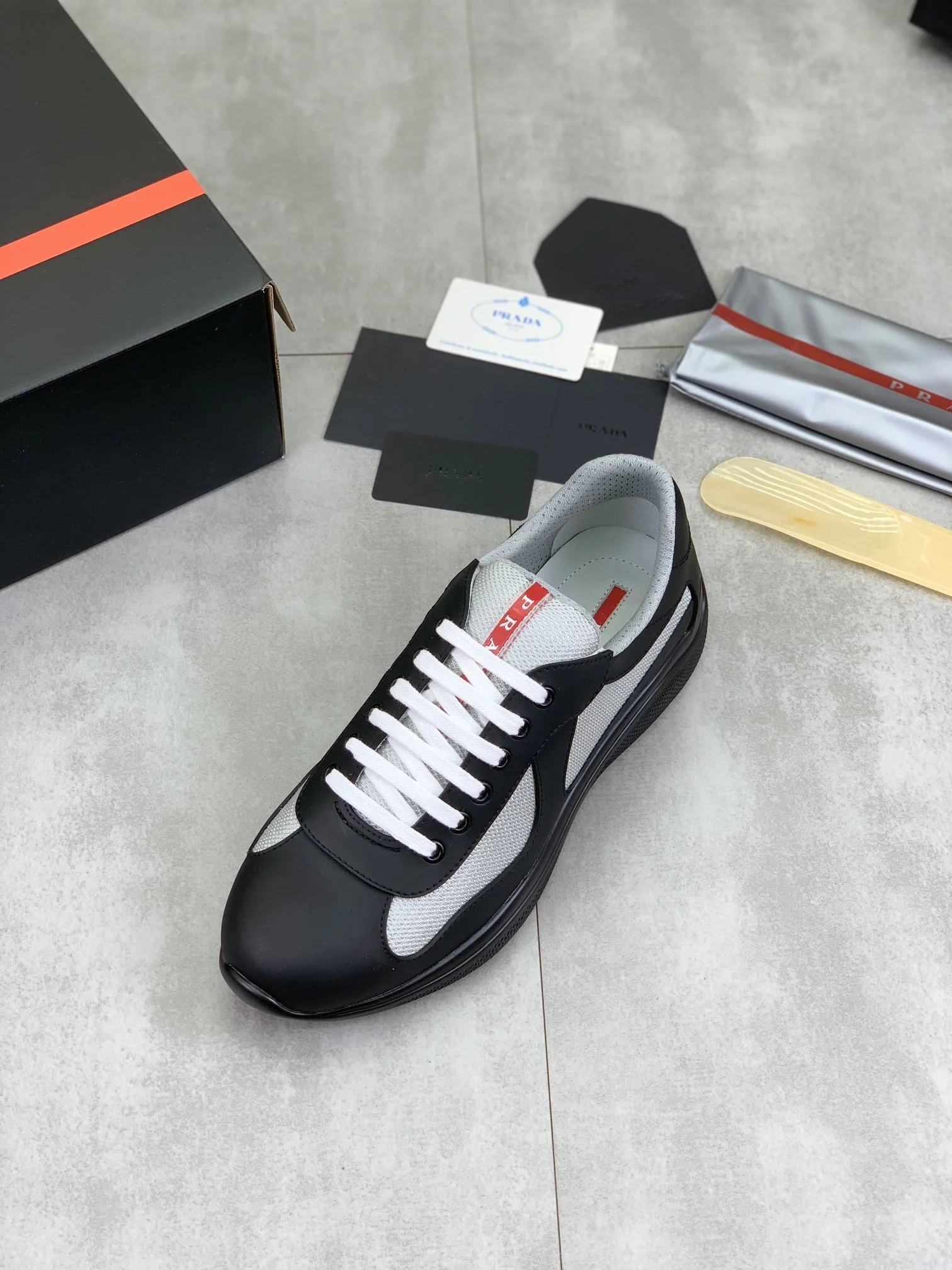 Resilient Prada Low Shoes 34163