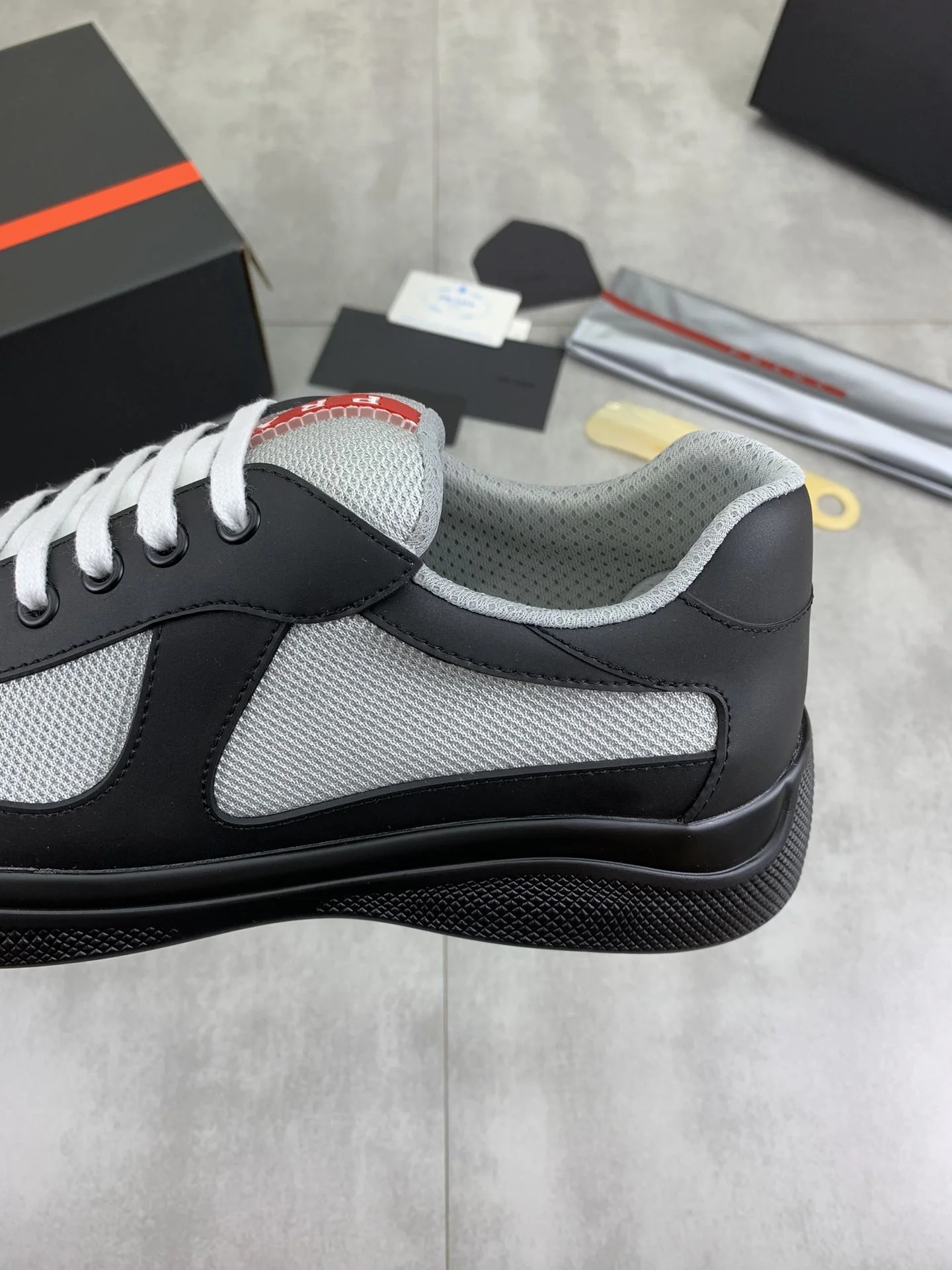 Resilient Prada Low Shoes 34163