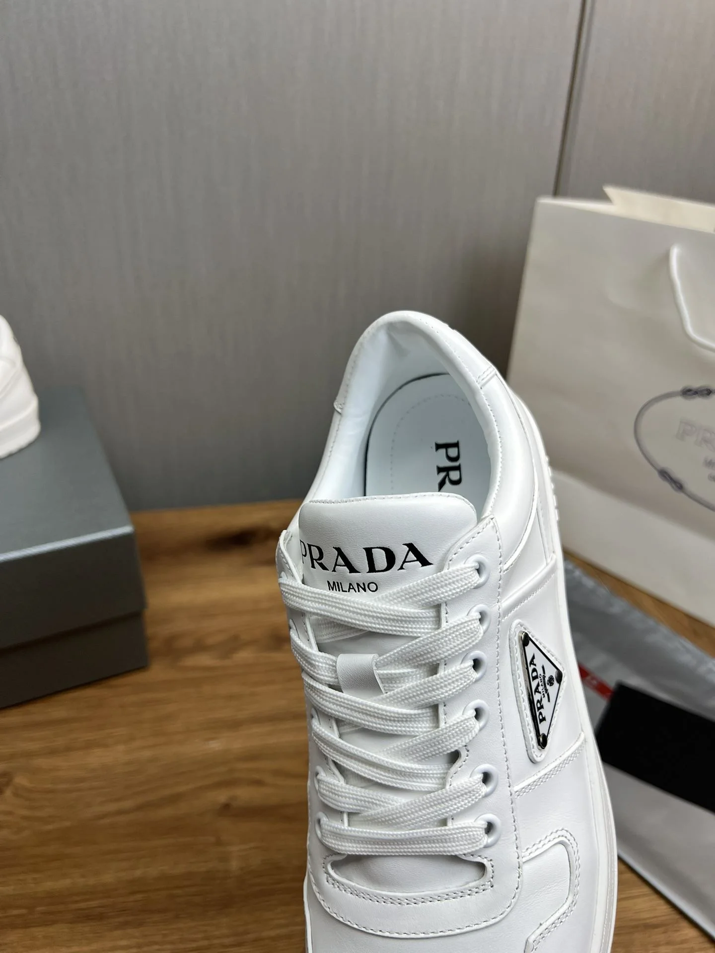Vibrant Prada Low Shoes 34181
