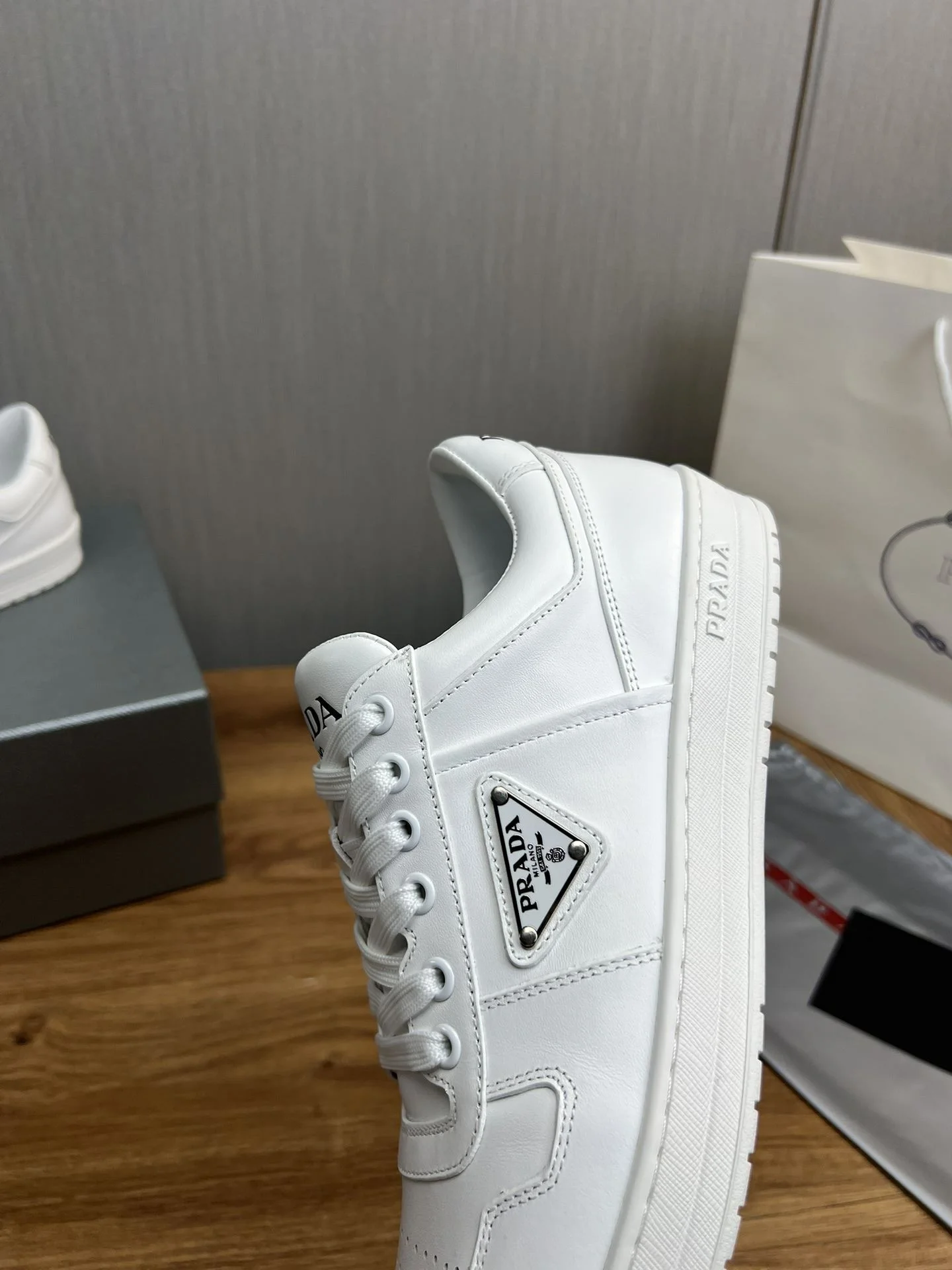 Vibrant Prada Low Shoes 34181