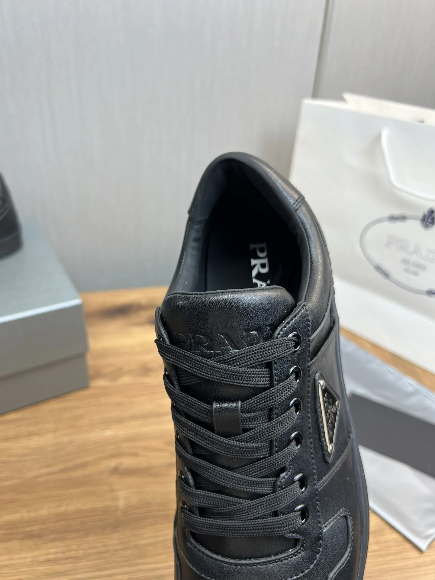Soft Prada Low Shoes 34165