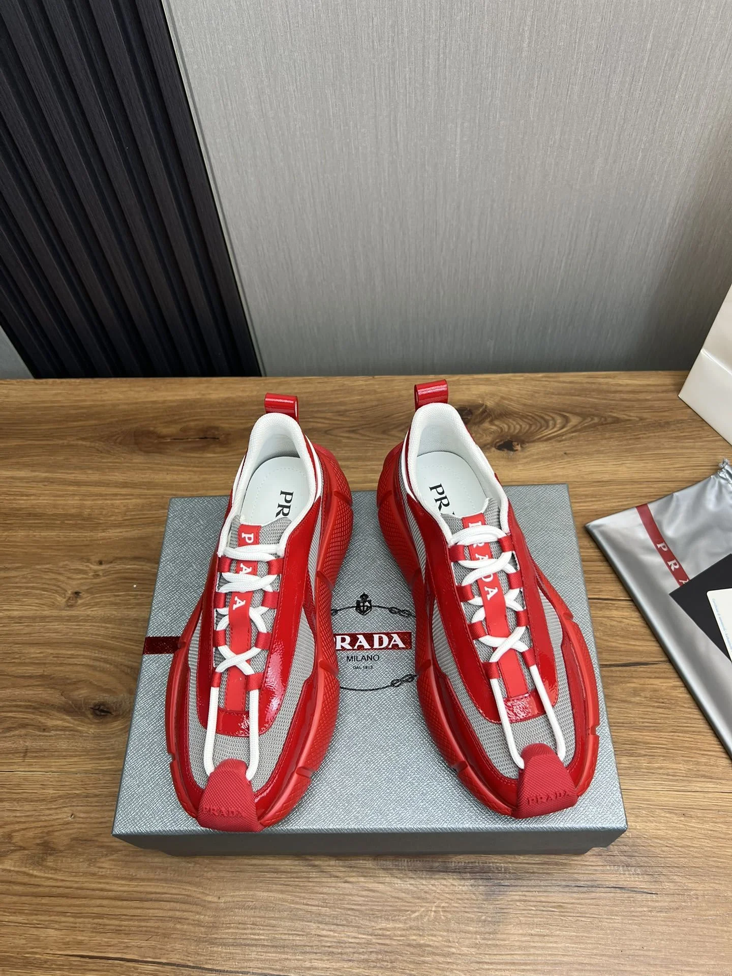 ComfortFit Prada Low Shoes 34157