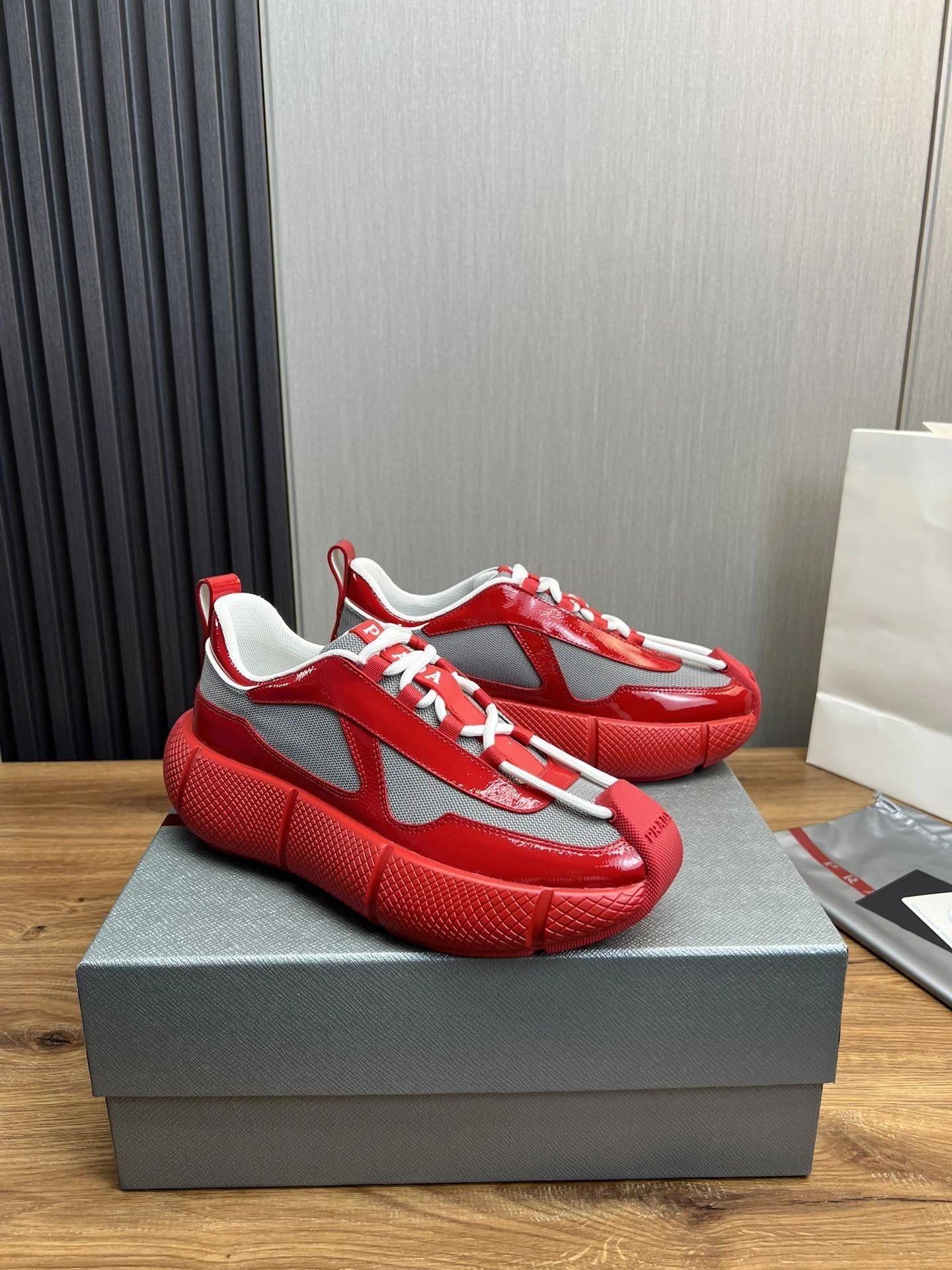 ComfortFit Prada Low Shoes 34157