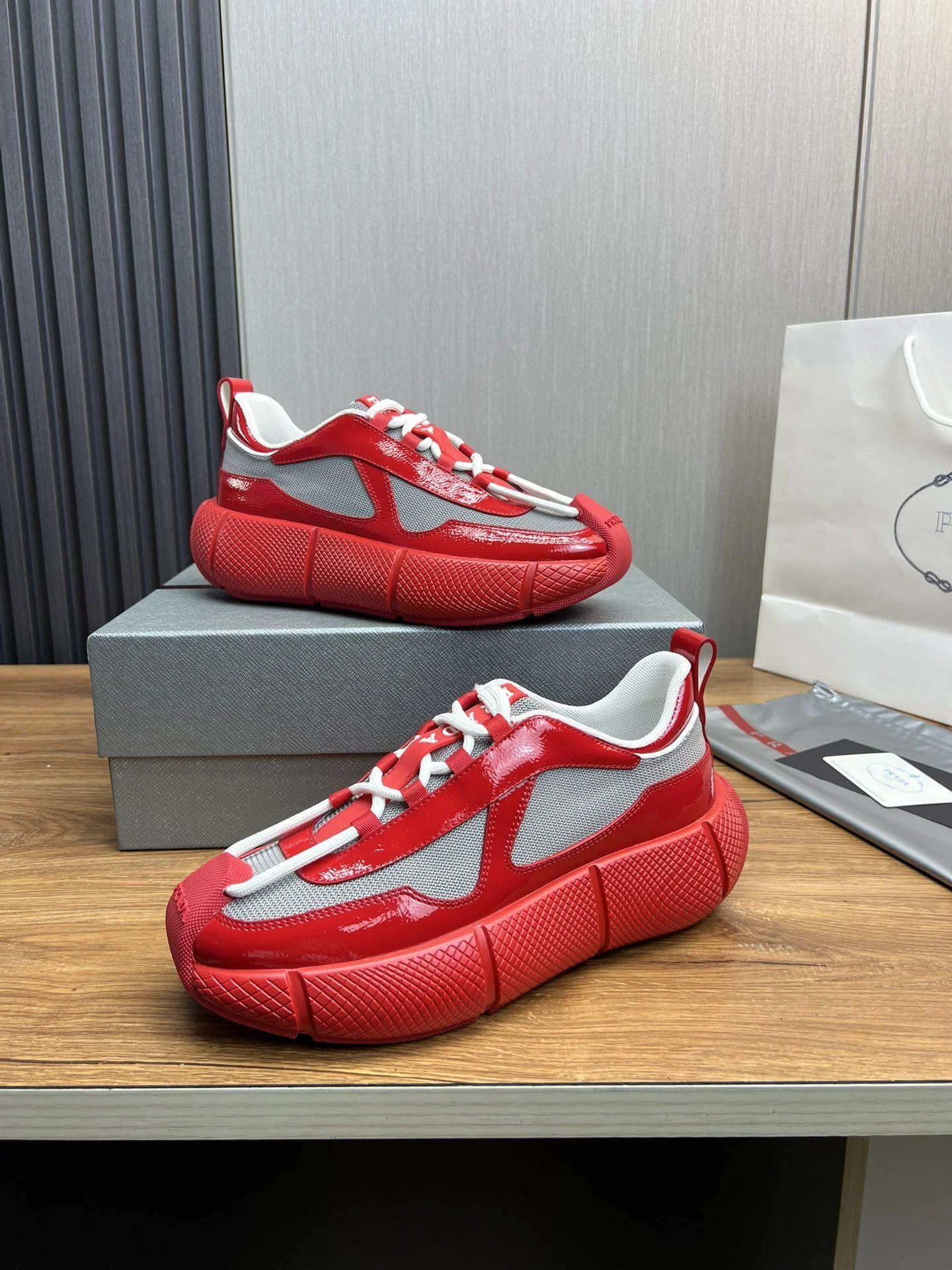 ComfortFit Prada Low Shoes 34157