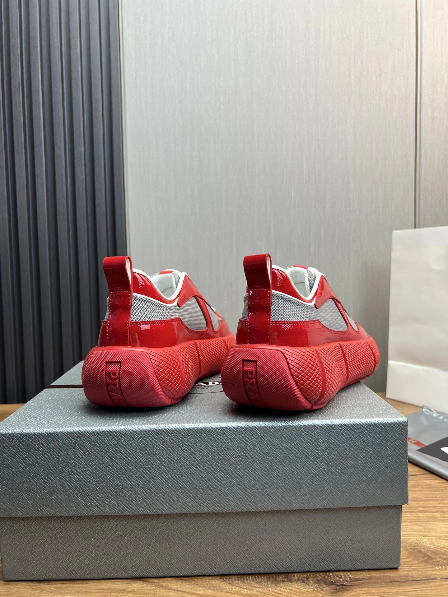 ComfortFit Prada Low Shoes 34157