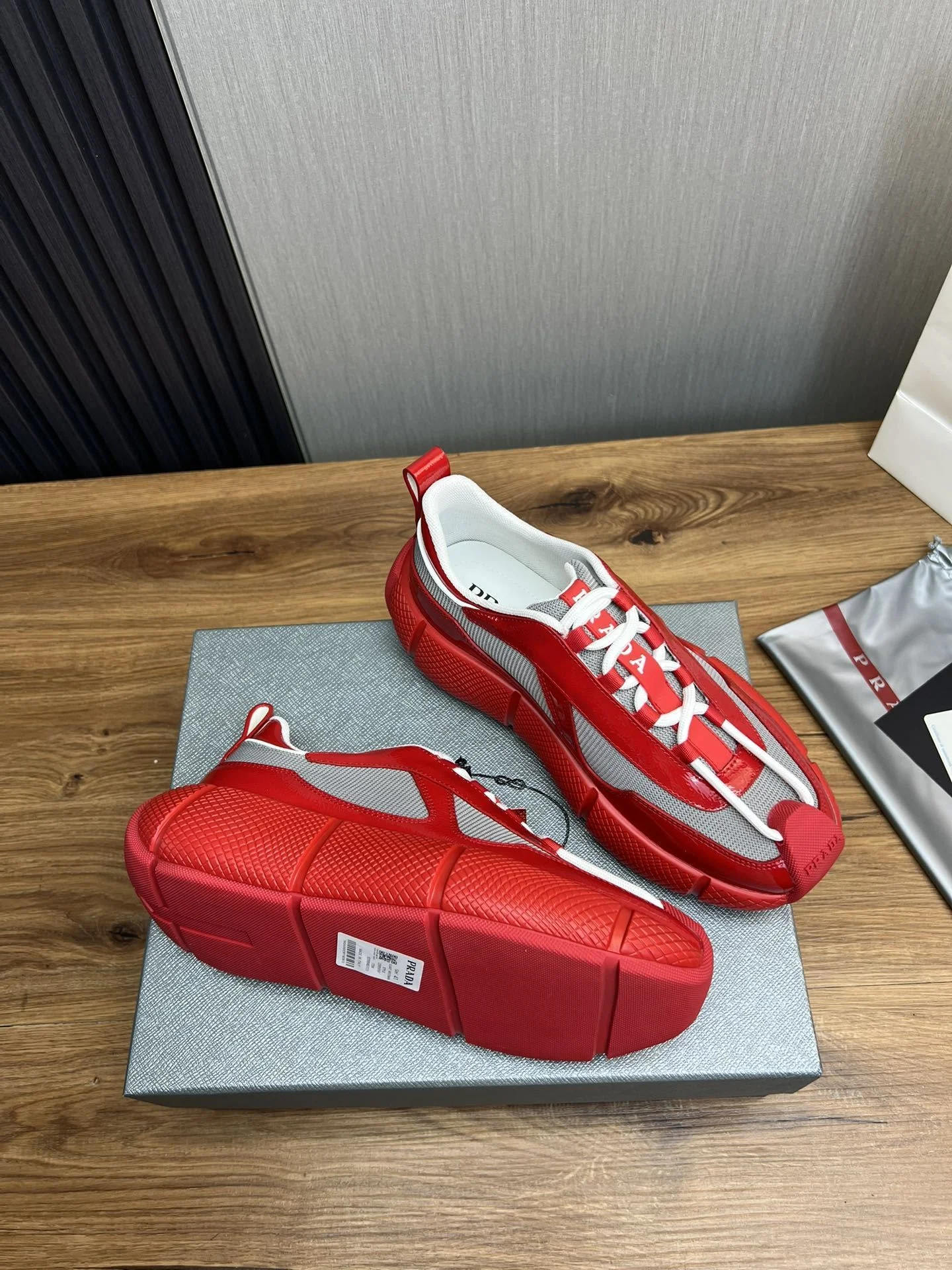 ComfortFit Prada Low Shoes 34157
