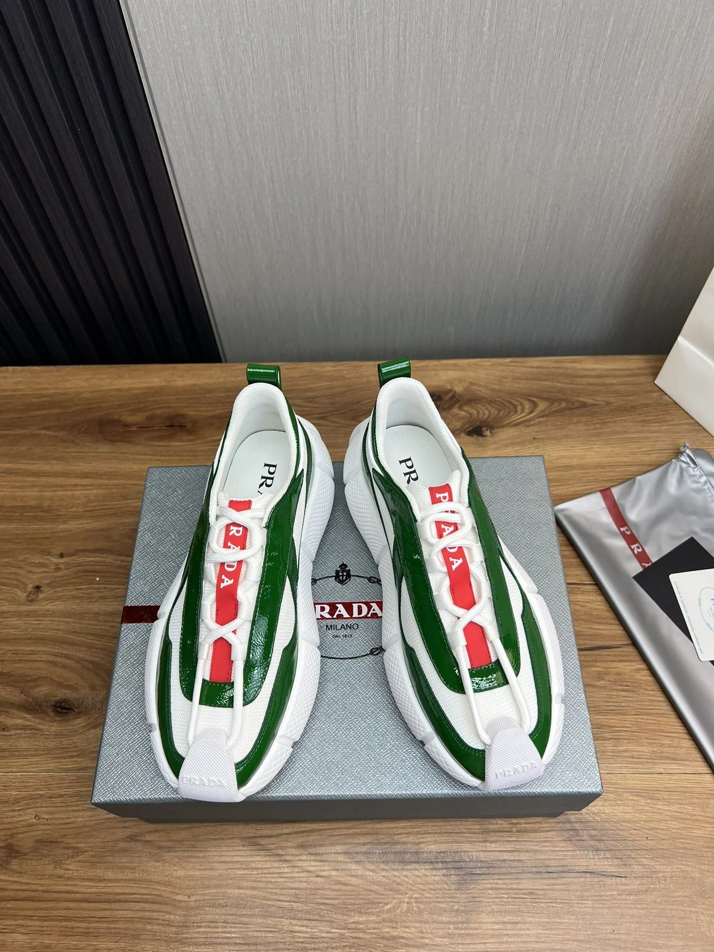 Bold Prada Low Shoes 34155
