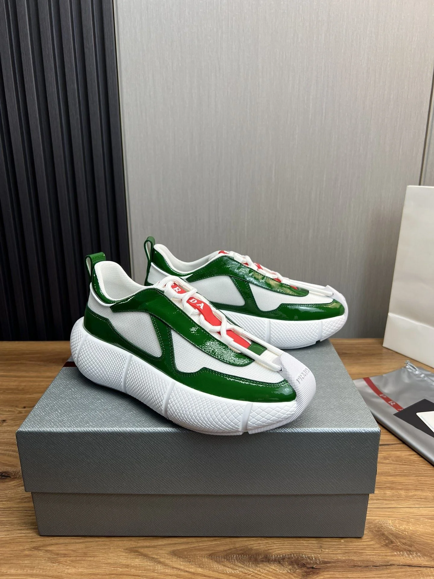 Bold Prada Low Shoes 34155
