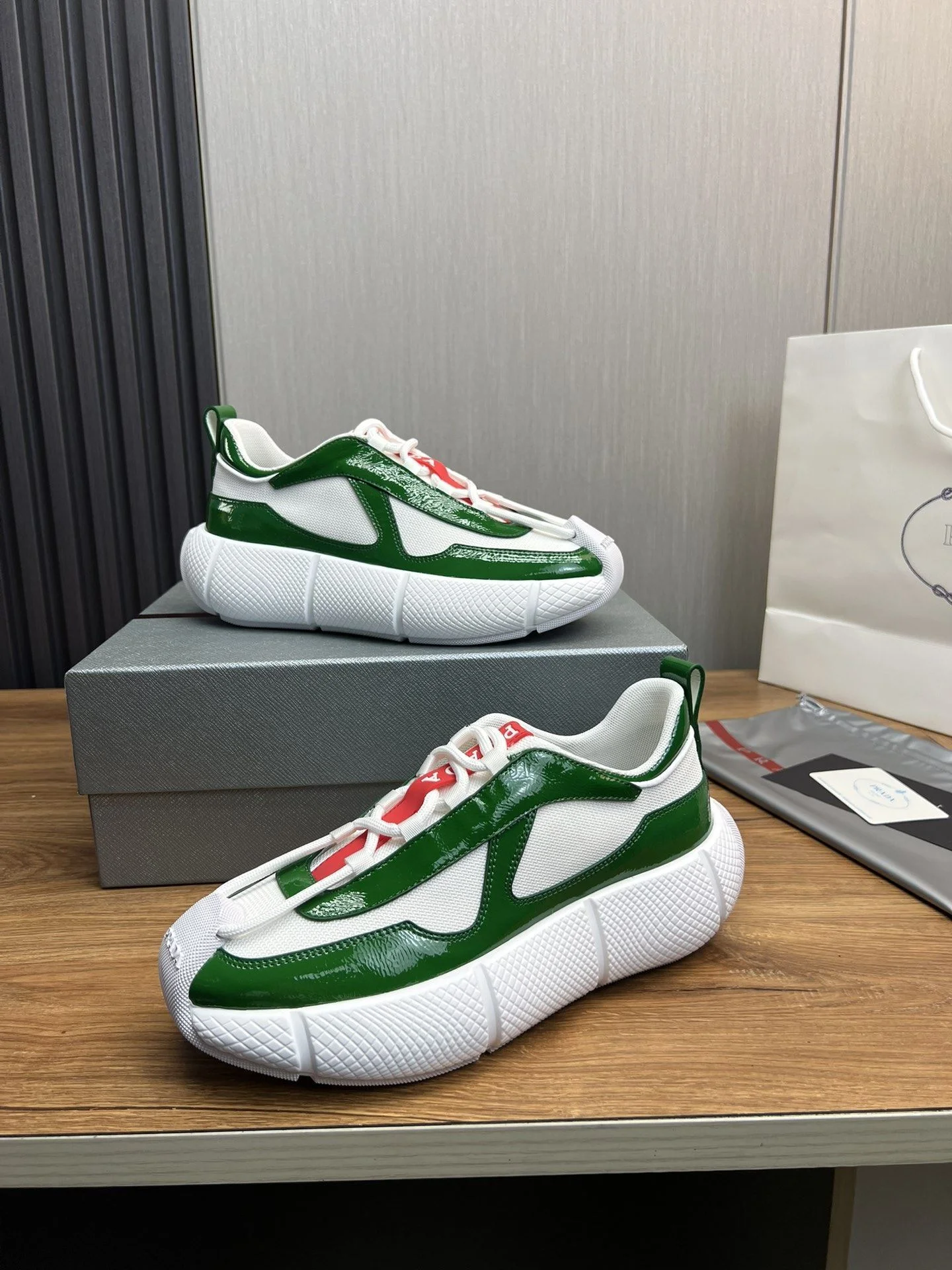 Bold Prada Low Shoes 34155