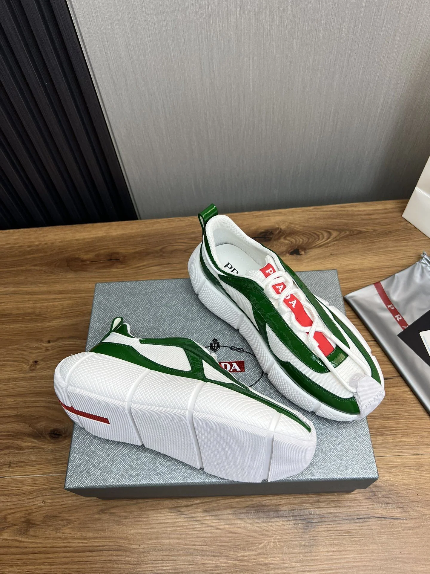 Bold Prada Low Shoes 34155
