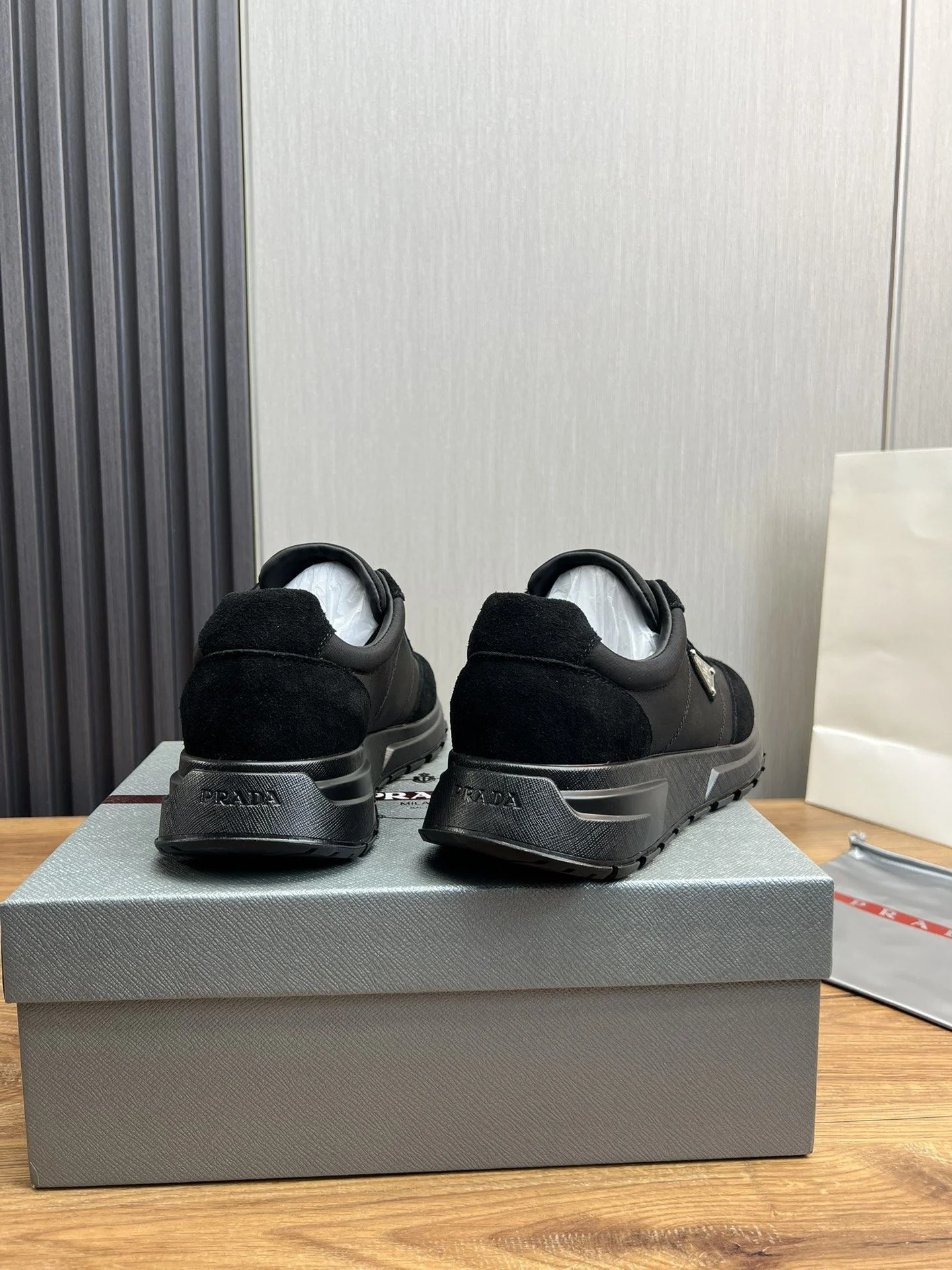 Prada Low Shoes Bright 34152