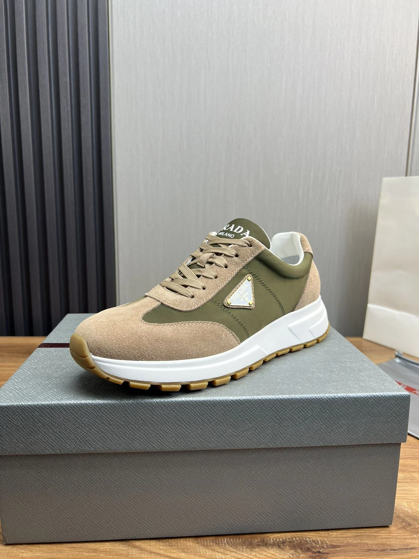 Prada Low Shoes UrbanStyle 34149