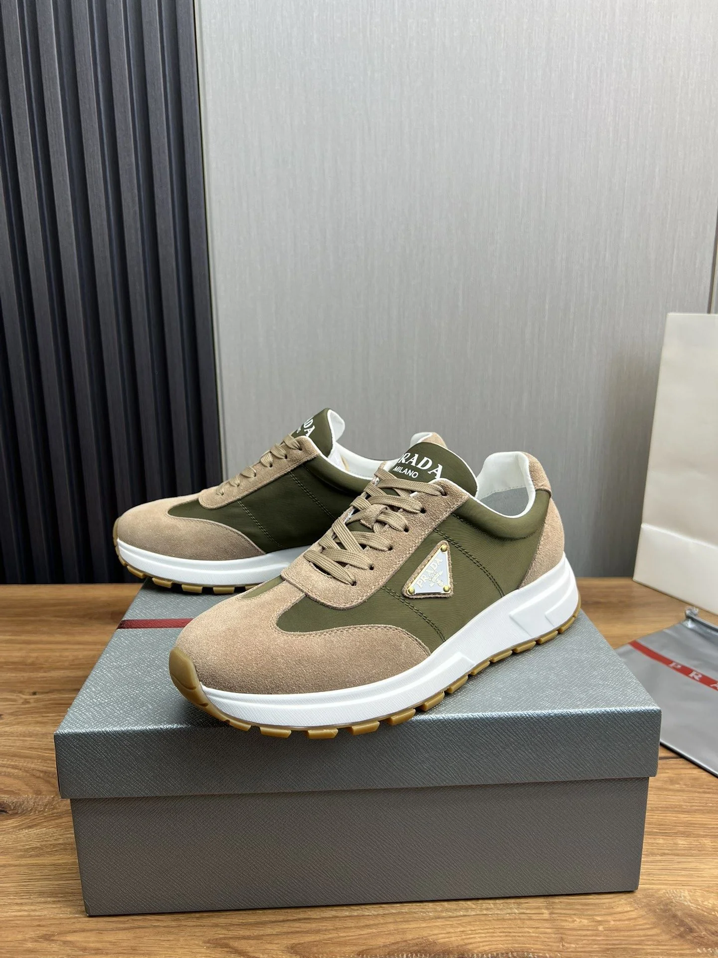 Prada Low Shoes UrbanStyle 34149