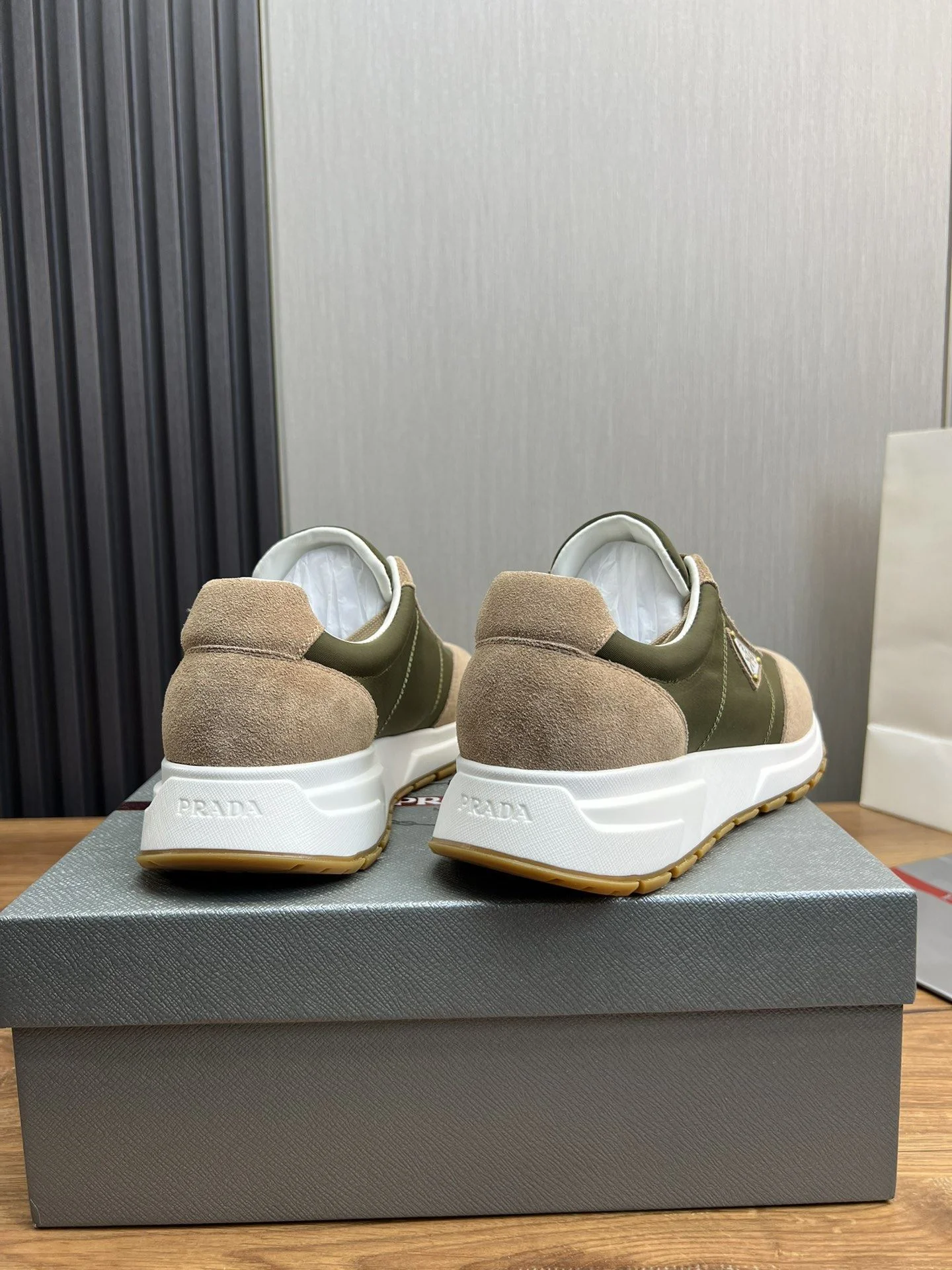 Prada Low Shoes UrbanStyle 34149