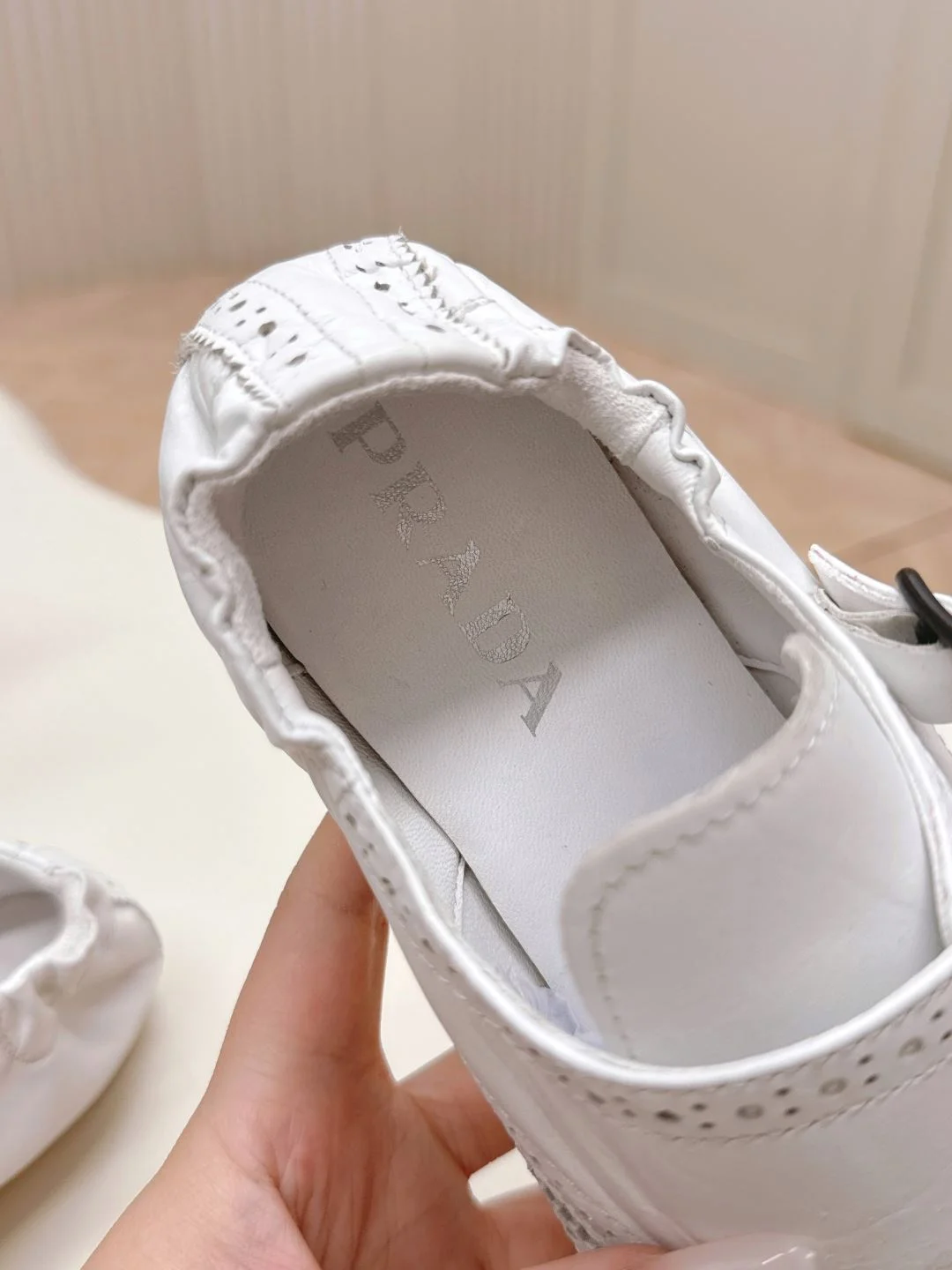 Comfortable Prada Low Shoes 34145