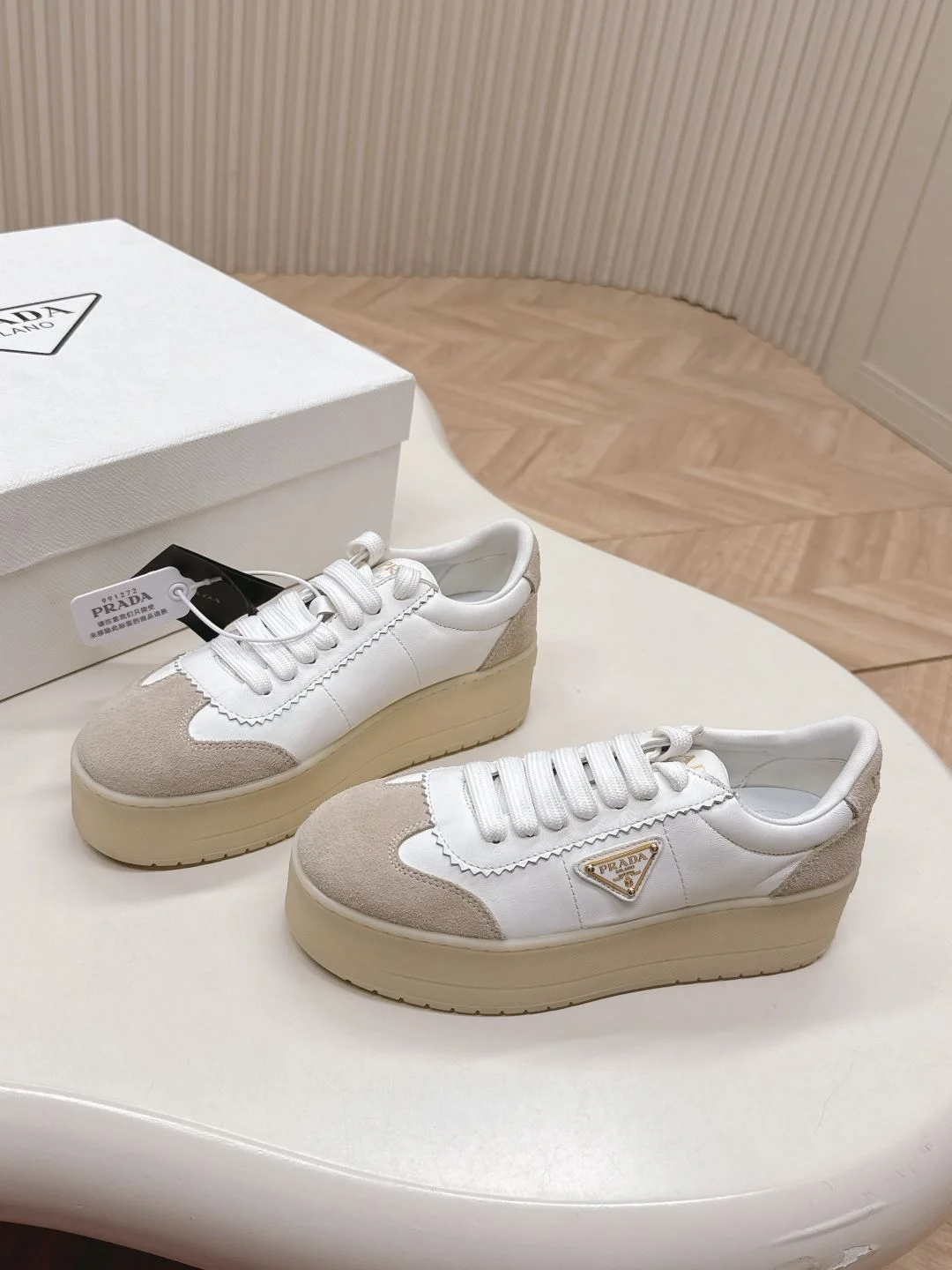 UrbanChic Prada Low Shoes 34140