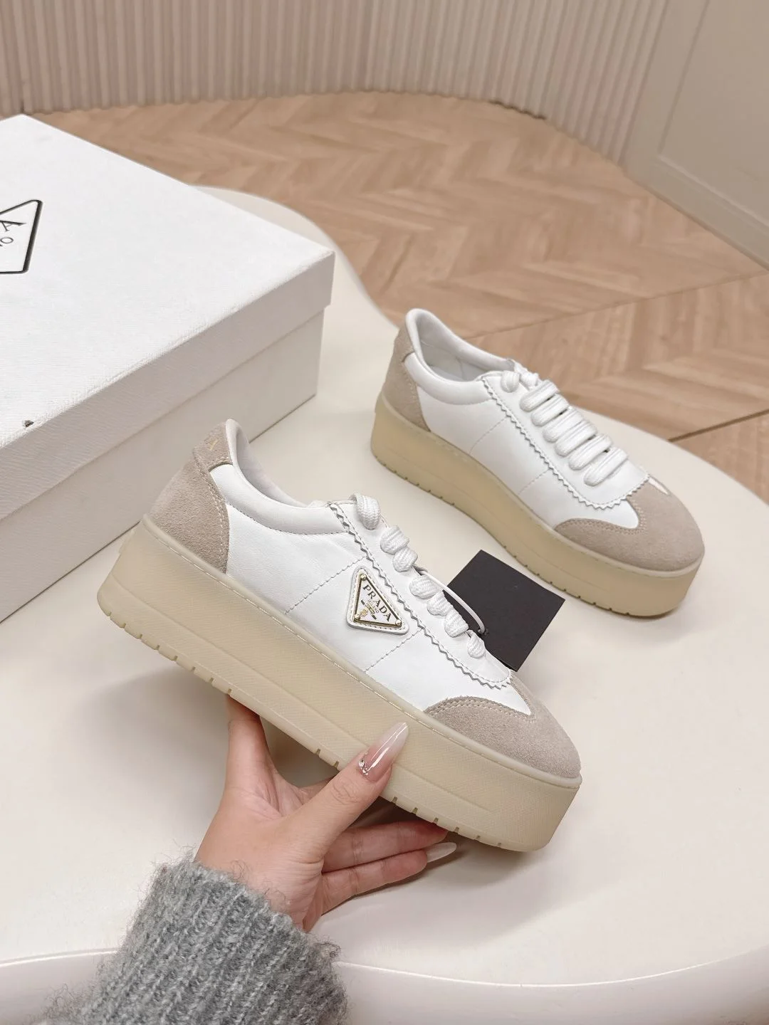 UrbanChic Prada Low Shoes 34140
