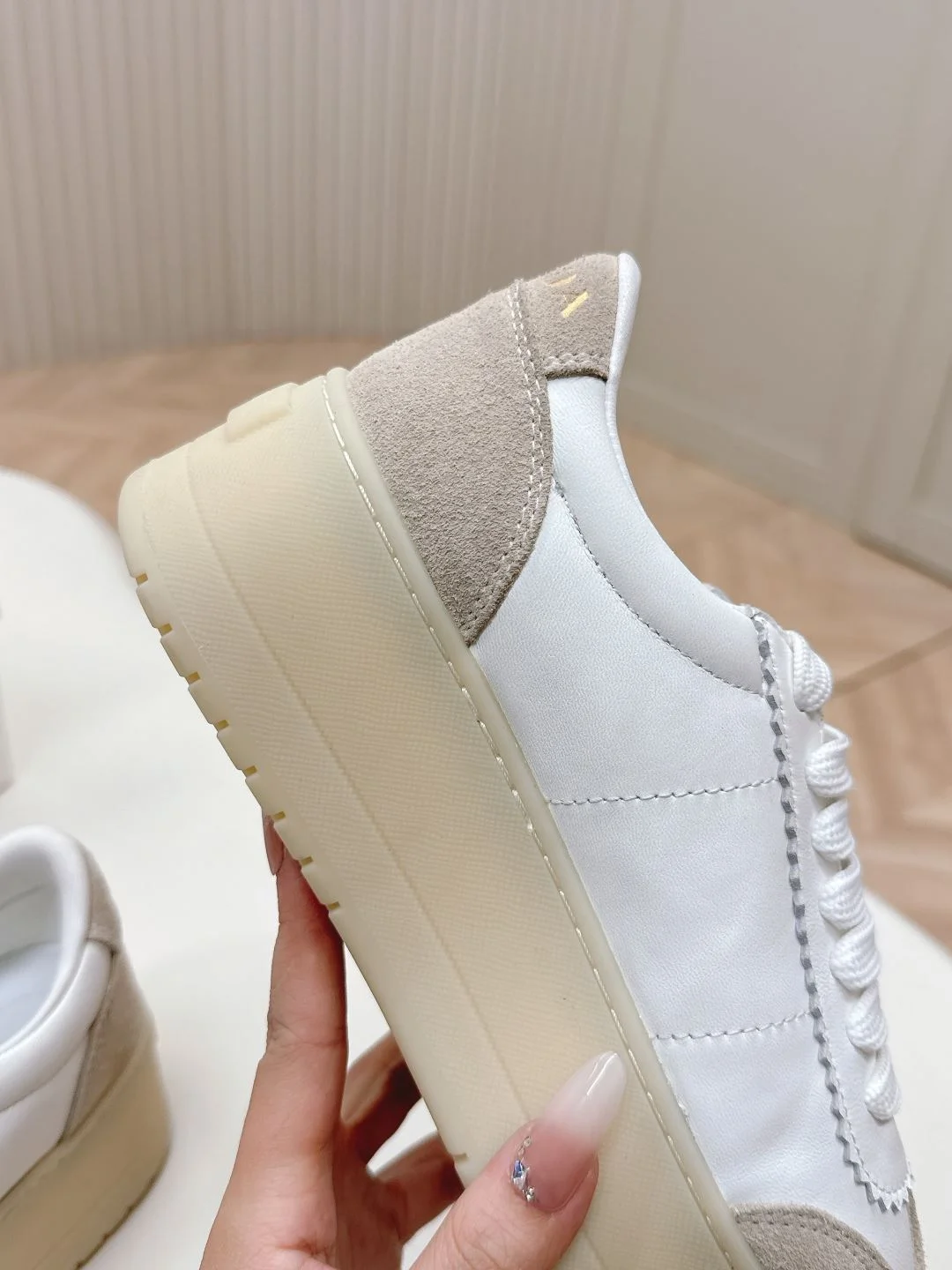 UrbanChic Prada Low Shoes 34140
