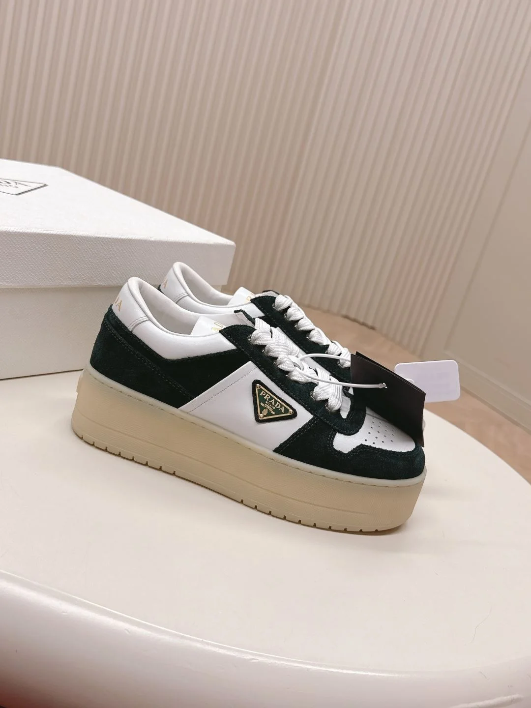 Prada Low Shoes Breathable 34125