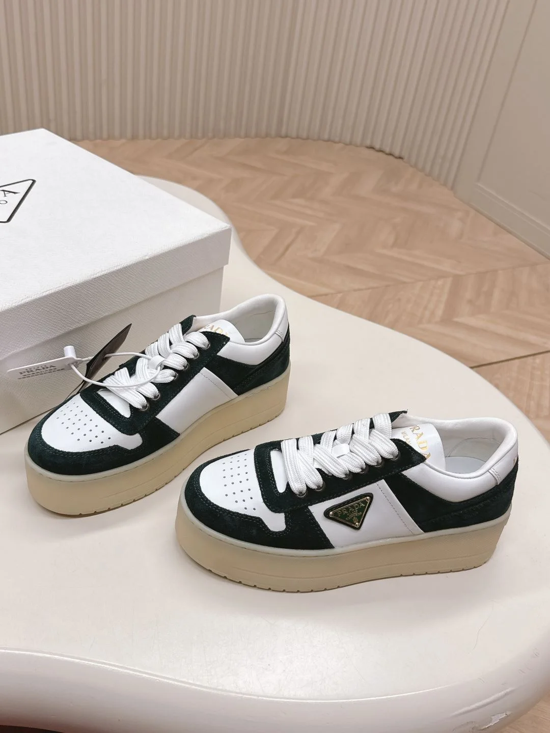 Prada Low Shoes Breathable 34125