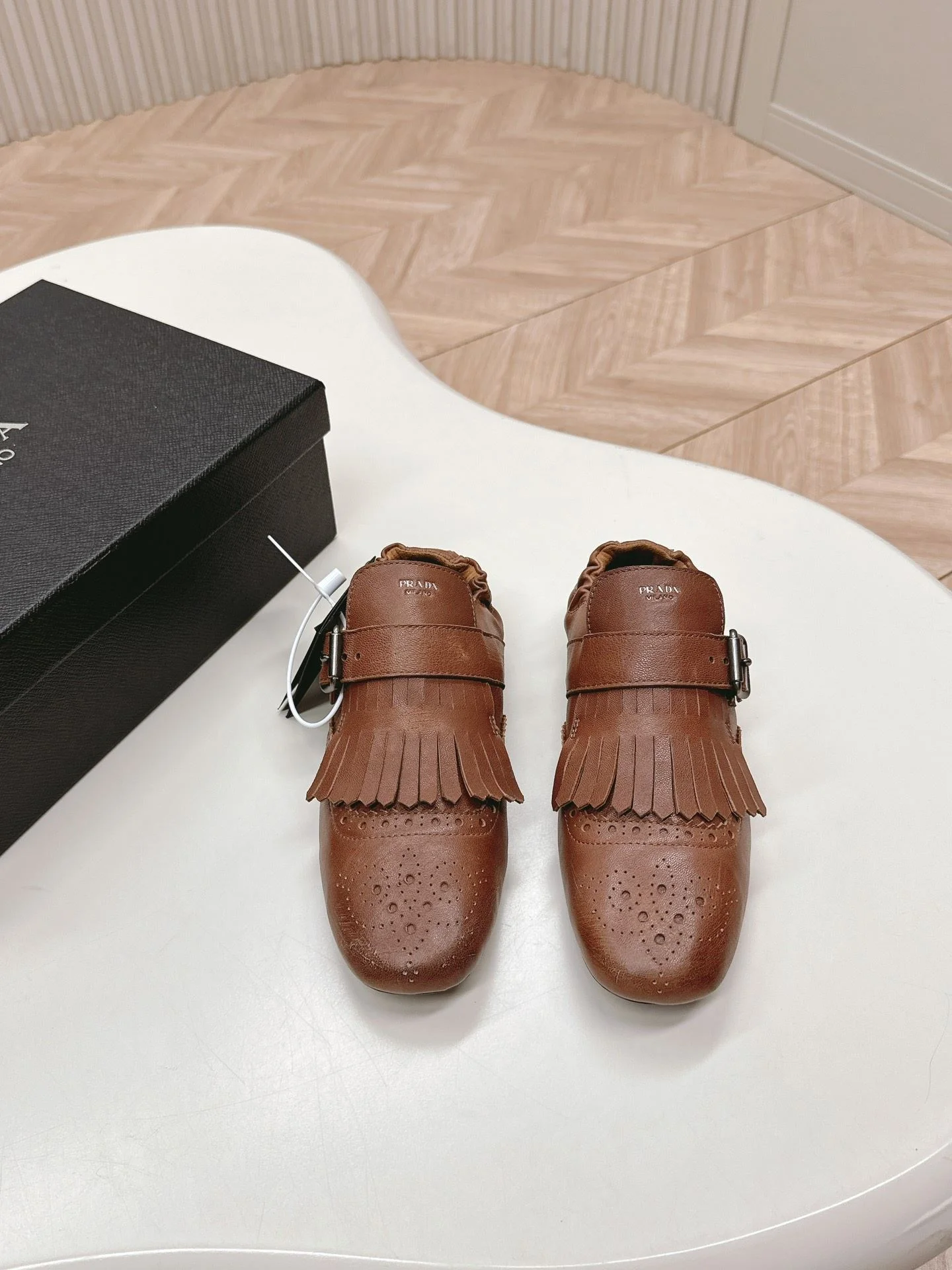 Prada Low Shoes Classic 34127