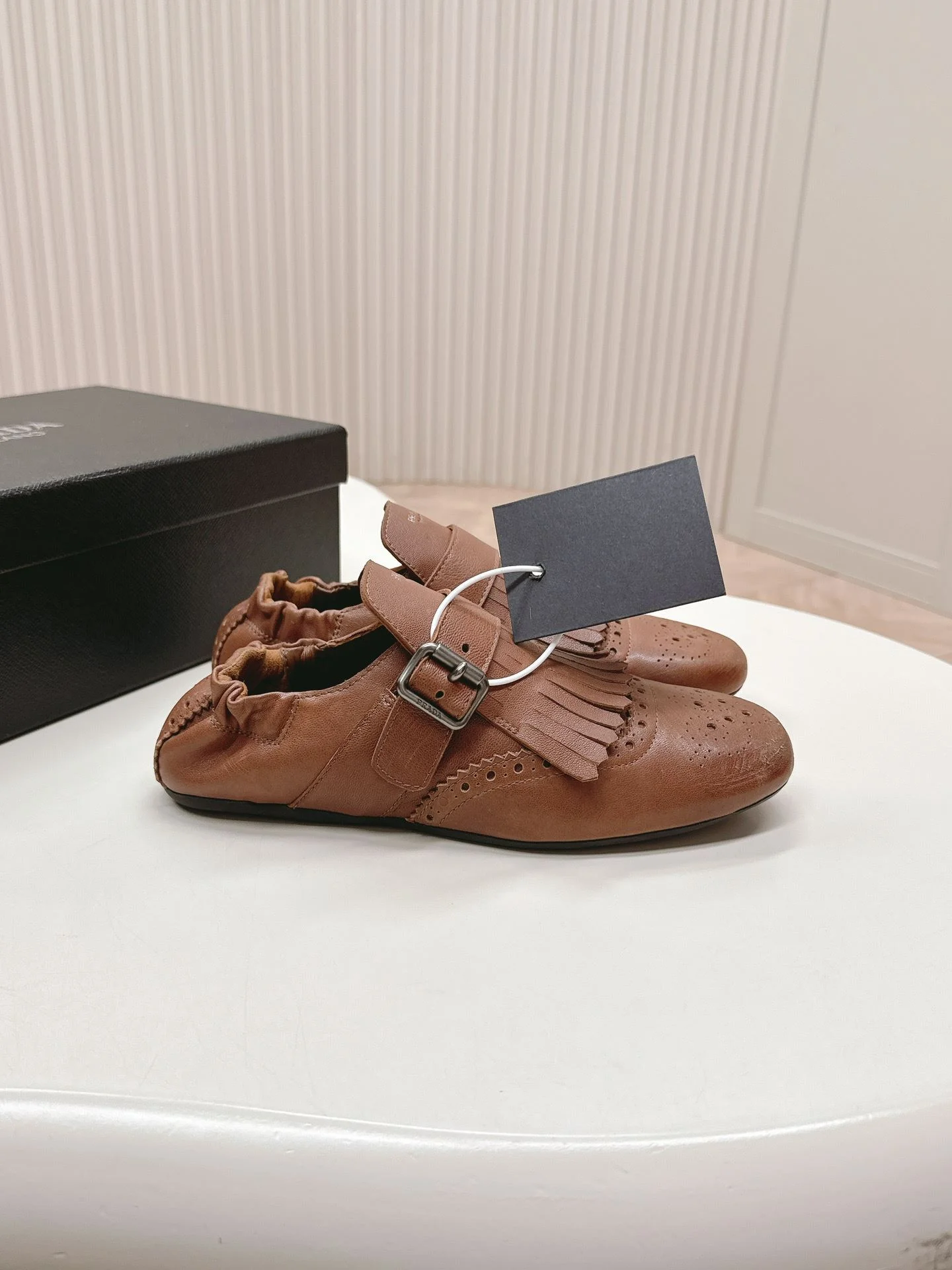 Prada Low Shoes Classic 34127
