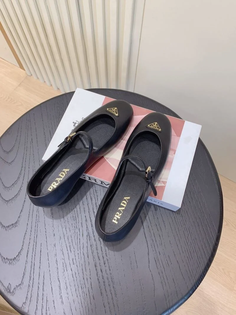SoftTouch Prada Low Shoes 34128