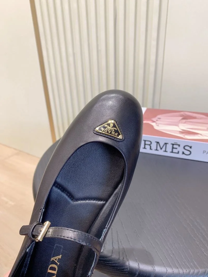 SoftTouch Prada Low Shoes 34128
