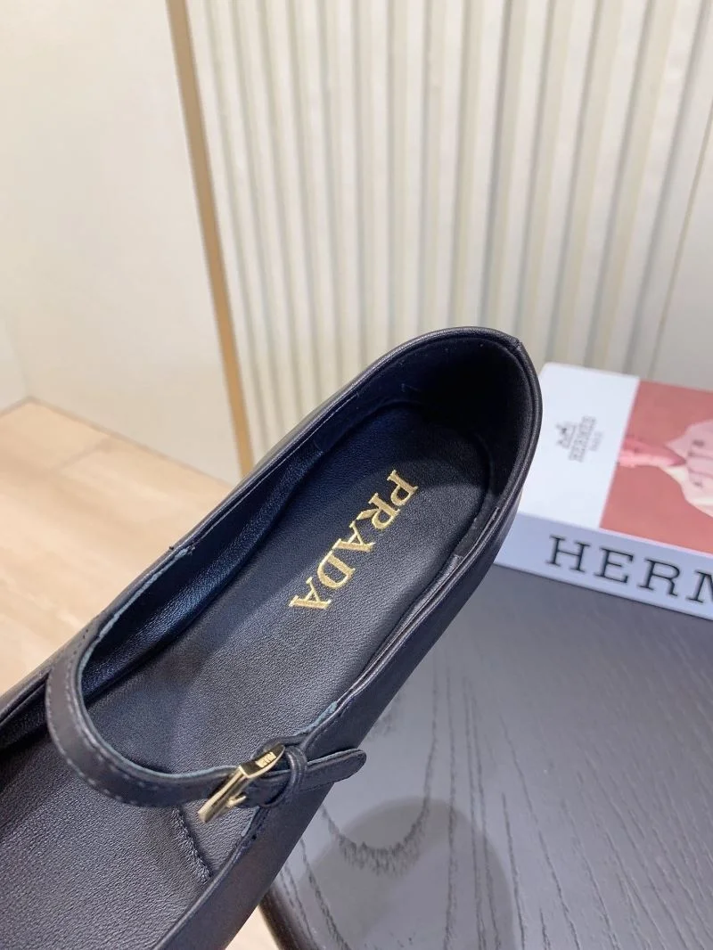 SoftTouch Prada Low Shoes 34128