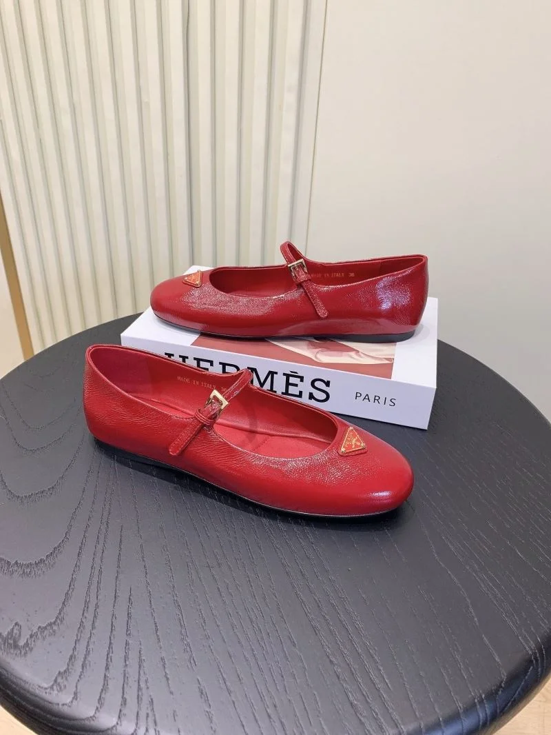 Efficient Prada Low Shoes 34120