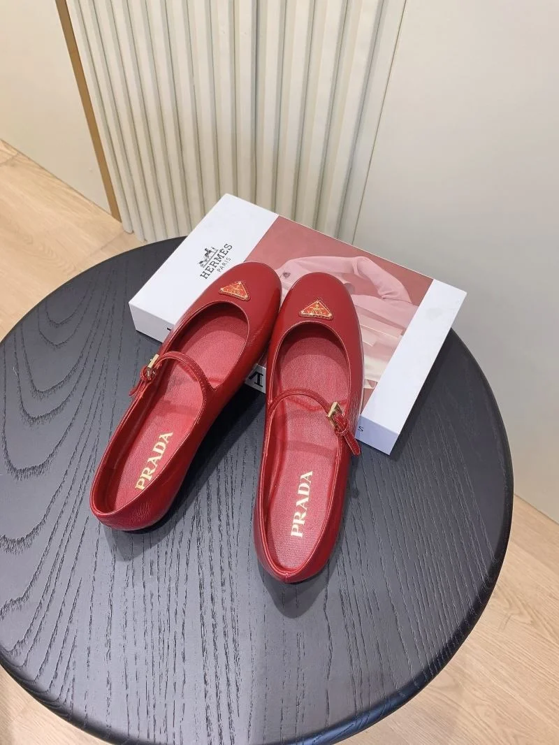 Efficient Prada Low Shoes 34120