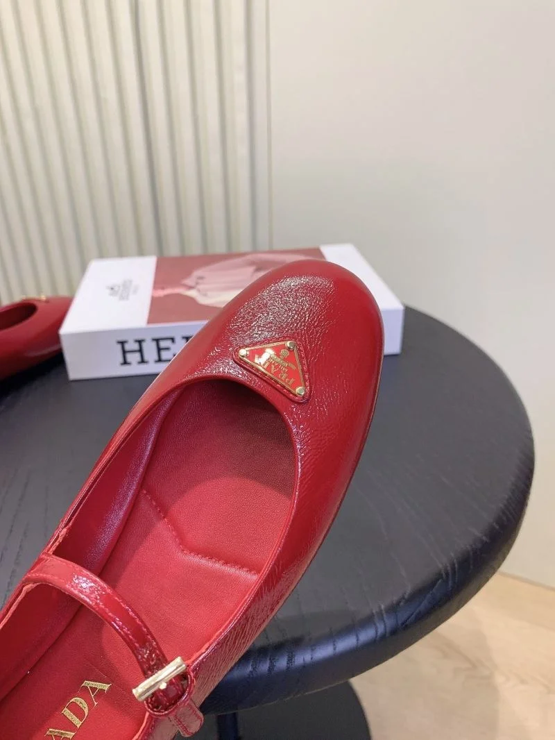 Efficient Prada Low Shoes 34120