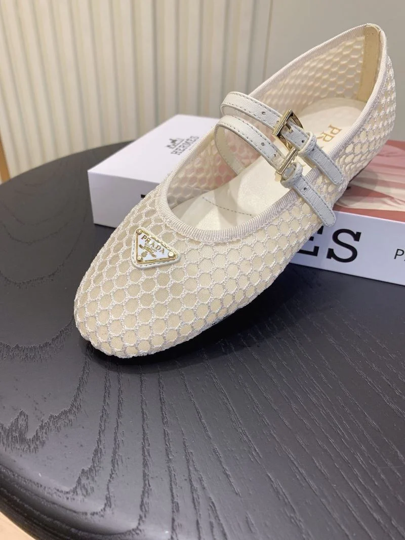 Reliable Prada Low Shoes 34131