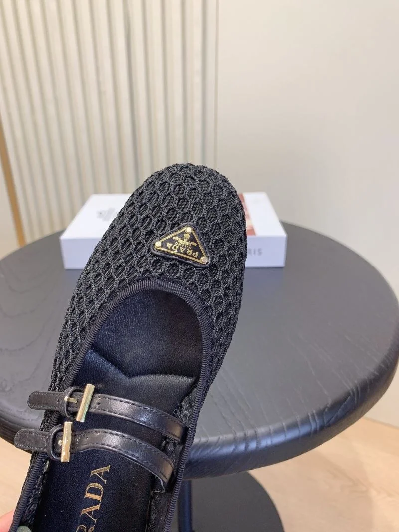 Chic Prada Low Shoes 34138