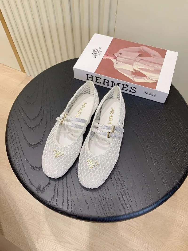 Prada Low Shoes Popular 34124