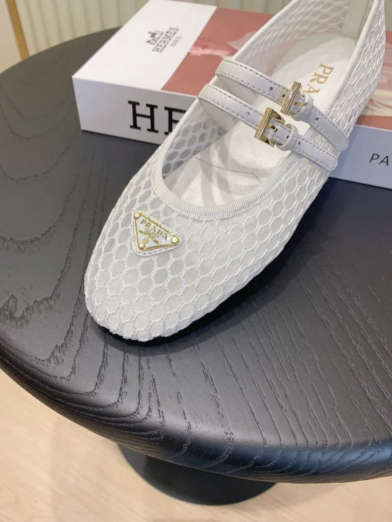Prada Low Shoes Popular 34124