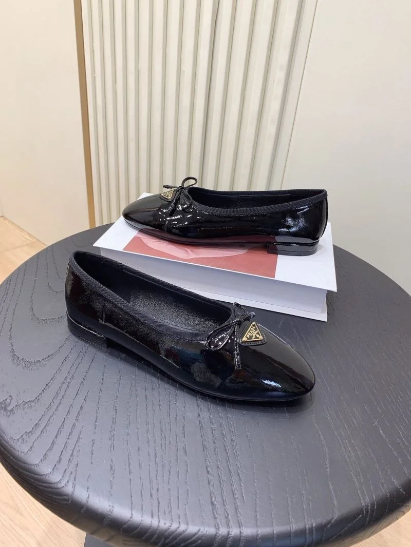 Prada Low Shoes Colorful 34117