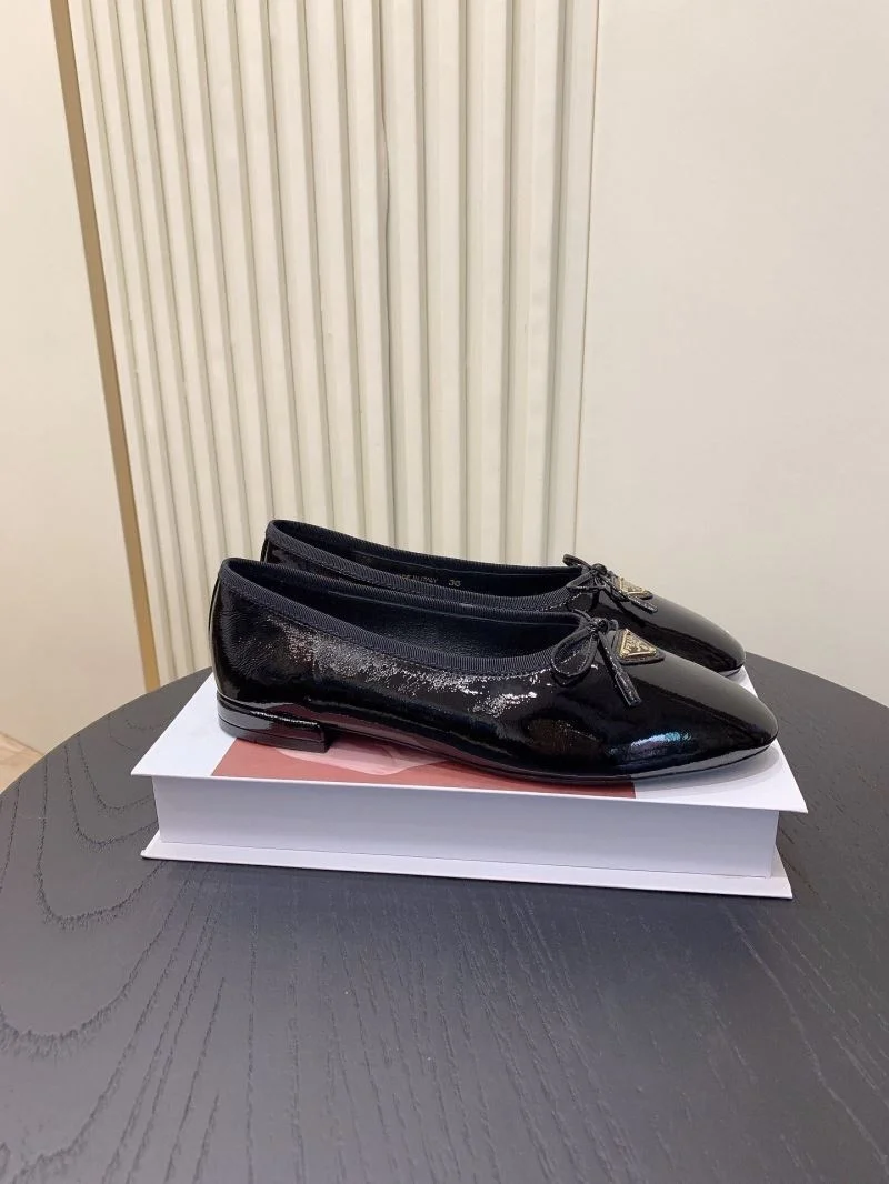 Prada Low Shoes Colorful 34117