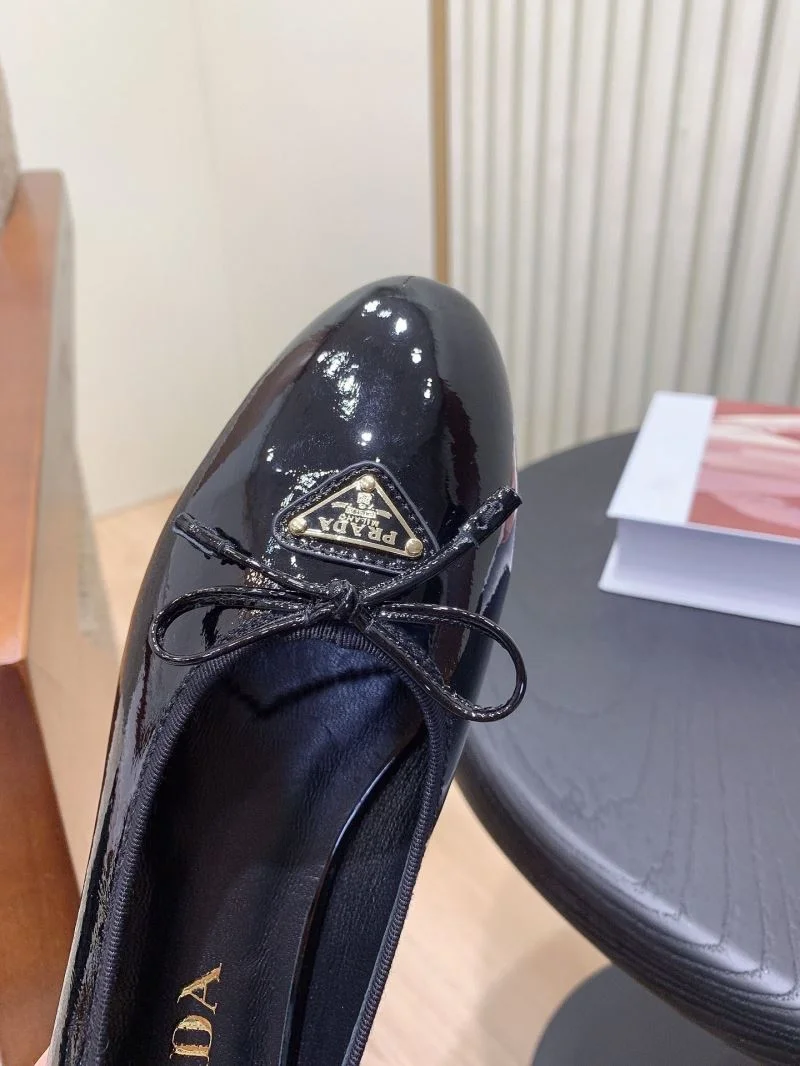 Prada Low Shoes Colorful 34117