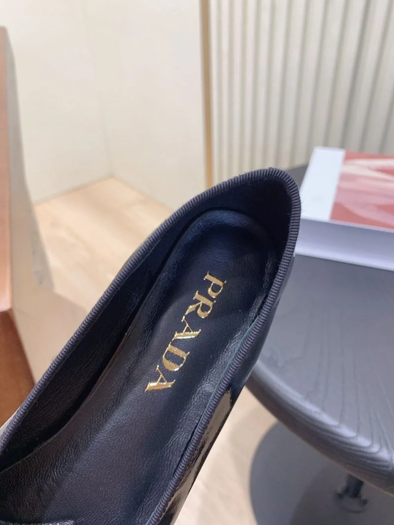 Prada Low Shoes Colorful 34117