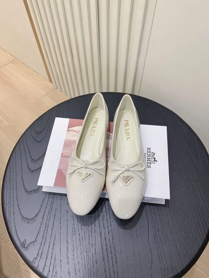 WaterResistant Prada Low Shoes 34119