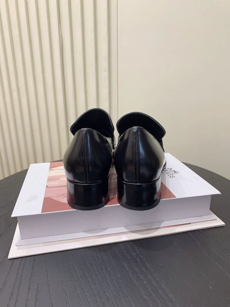 WellDesigned Prada Low Shoes 34134