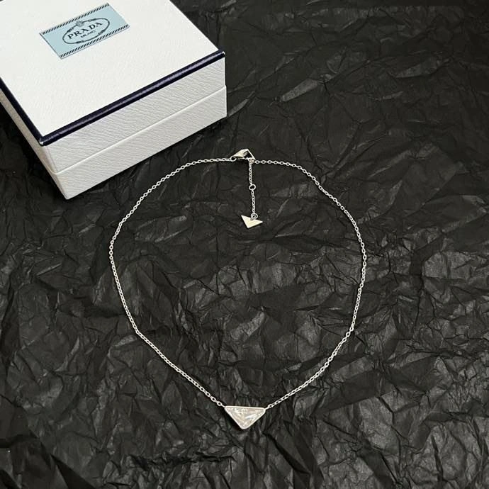 Prada Necklaces Breathable 209106