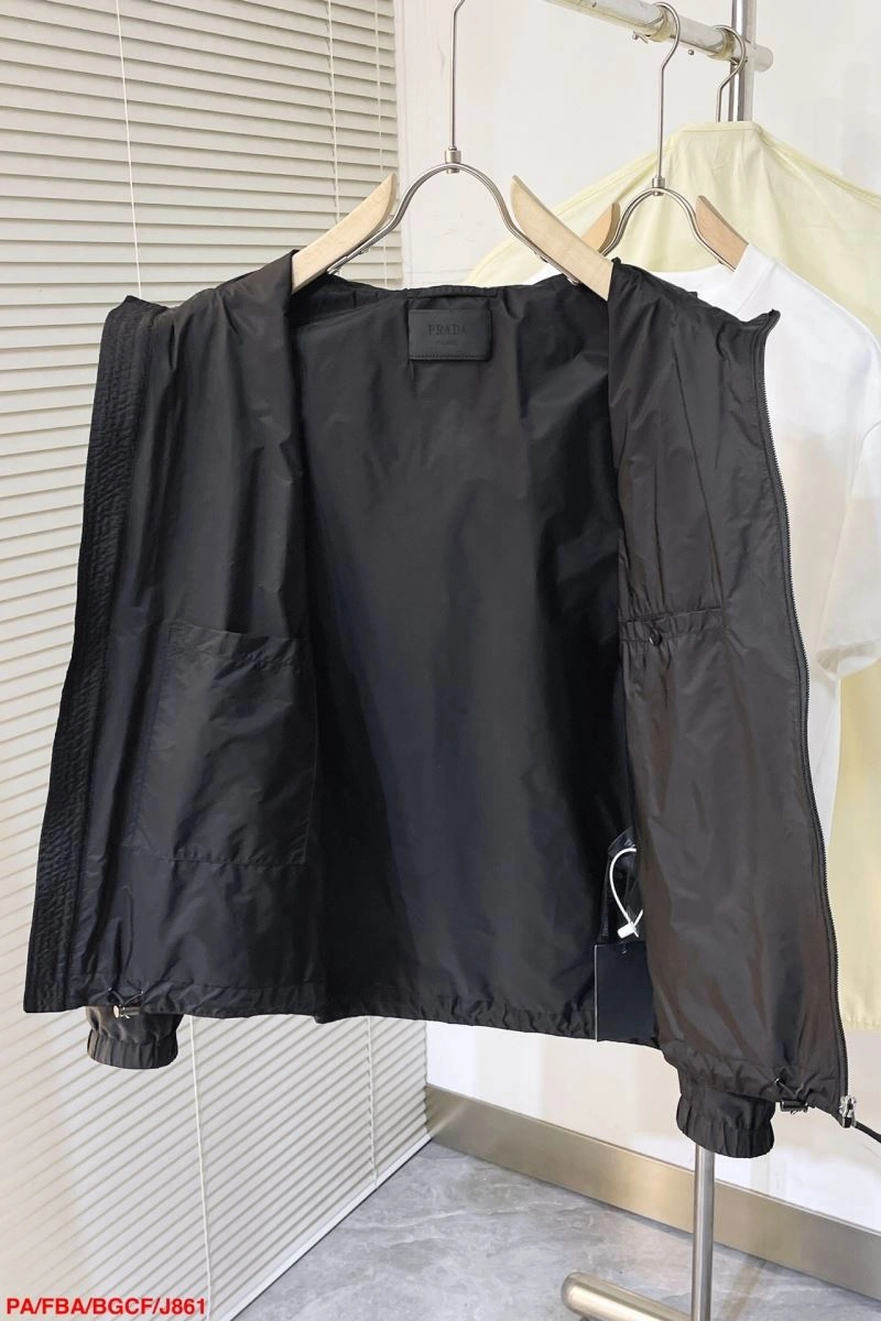 Fashionable Prada Outwear 171698