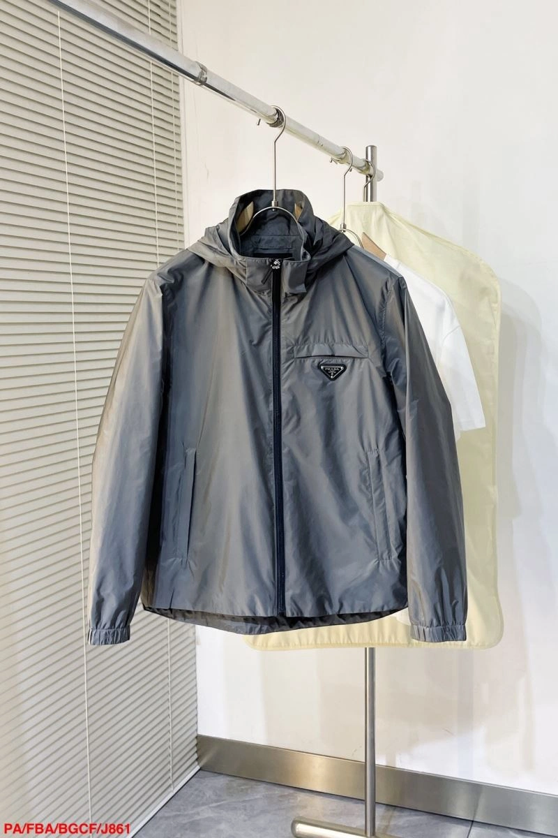 Cozy Prada Outwear 171700